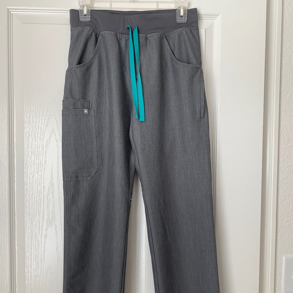 Figs Kade Cargo xsmall pants